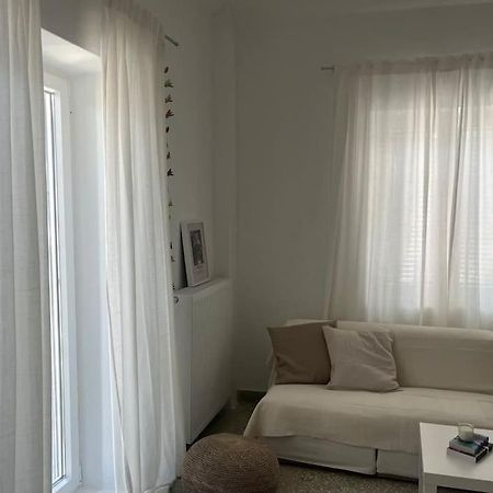 Cozy, Spacious, Newly Renovated Flat In Adamas エクステリア 写真