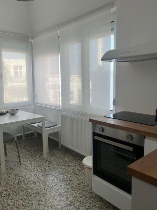 Cozy, Spacious, Newly Renovated Flat In Adamas エクステリア 写真