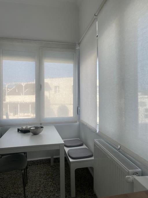 Cozy, Spacious, Newly Renovated Flat In Adamas エクステリア 写真